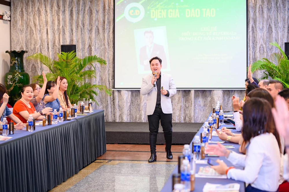 Anh Nguyễn Minh Quân, Giảng Viên ĐHKT, CEO Công ty SMAR